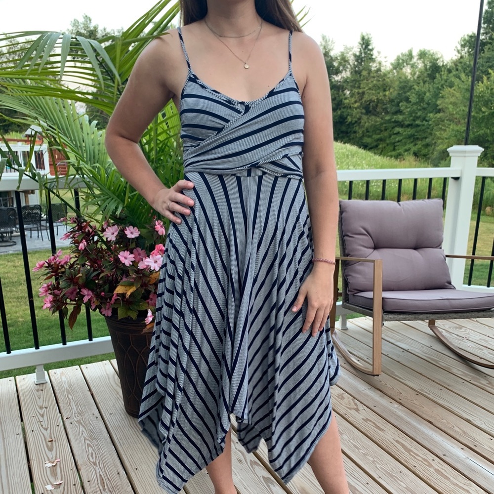 Host Pick Boho Navy & White Flowy Comfy Wrap Dress - Picture 2 of 5